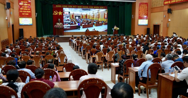 Cử tri TPHCM kiến nghị xem xét bổ sung biên chế cho cấp xã, phường