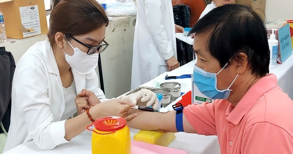 Từ 15-5, đóng BHYT cho người lao động thấp hơn mức quy định bị xử phạt ra sao?