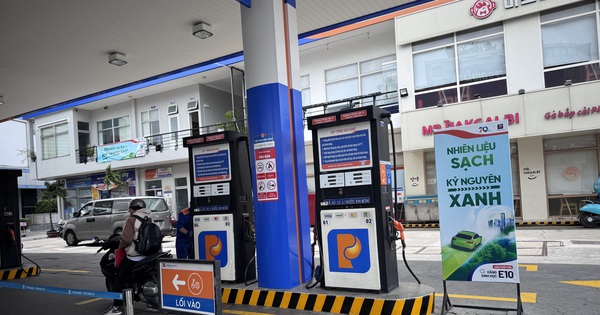 Hàng loạt cây xăng tại TPHCM sắp ngừng bán xăng khoáng RON95
