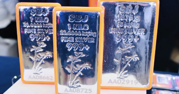 Giá bạc hôm nay 14-5: Vượt xa đà tăng của vàng, chạm mốc 3,3 triệu đồng/lượng