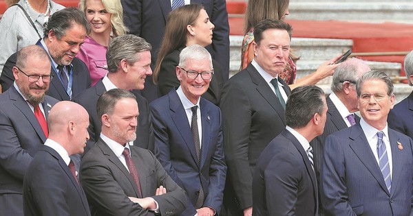 Elon Musk, Tim Cook cùng dàn CEO Mỹ tháp tùng ông Trump tới Trung Quốc làm gì?