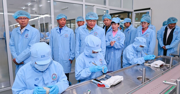 Đoàn đại biểu cấp cao Thủ đô Viêng Chăn tham quan nhà máy Sanvinest Khánh Hòa