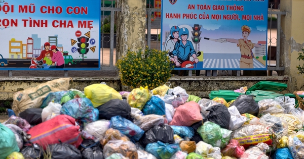 Lâm Đồng: Người dân bức xúc vì rác thải tràn lan