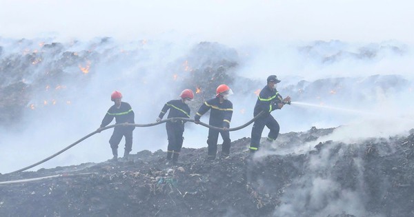Quảng Ngãi: Khống chế đám cháy tại bãi rác Nghĩa Kỳ sau gần 2 ngày
