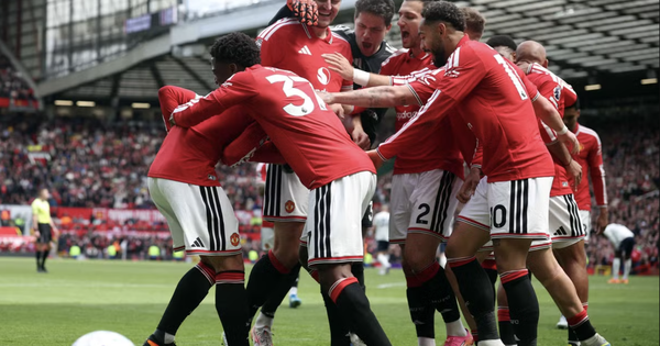 Thắng Nottingham Forest, Man United về đích thứ ba Ngoại hạng Anh