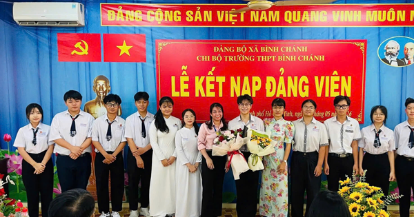 Học Bác qua những điều giản dị (*): Bền bỉ rèn luyện, cống hiến