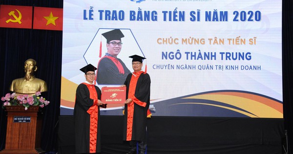 Đề xuất miễn phản biện luận án cho nghiên cứu sinh xuất sắc