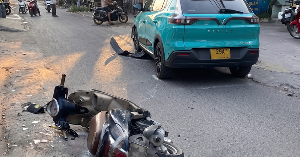 CSGT TPHCM tuyên truyền tại trường học bằng hình ảnh trực quan từ thực tiễn