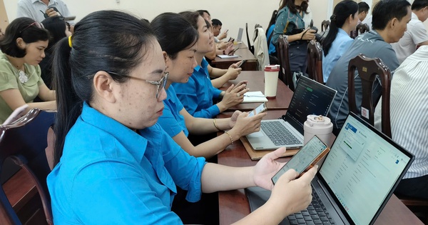 CÔNG ĐOÀN SÁT CÁNH VỚI NGƯỜI LAO ĐỘNG (*): Chuyển từ quản lý sang phục vụ