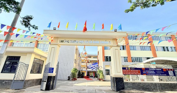 TPHCM: Phụ huynh "tố" nhà trường gây sức ép cho học sinh chỉ vì thắc mắc điểm thi