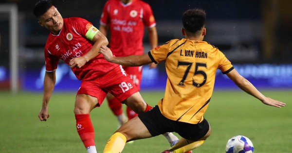 V-League 2025-2026: "Mưa bàn thắng" ở vòng 23, khán giả tiếp tục phủ kín khán đài