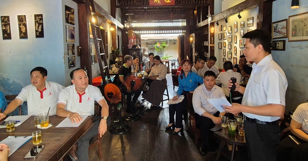 CÔNG ĐOÀN SÁT CÁNH VỚI NGƯỜI LAO ĐỘNG (*): Đối thoại để đồng hành phát triển