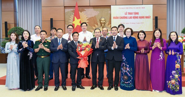 Phó Chủ tịch Quốc hội Nguyễn Doãn Anh nhận Huân chương Lao động hạng Nhất