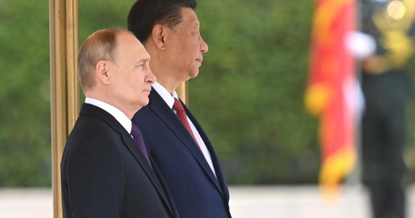 Tổng thống Nga Vladimir Putin đến Bắc Kinh