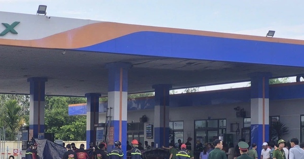 Vì sao ô tô có thể bốc cháy khi đổ xăng, cách nào để phòng tránh và thoát thân?