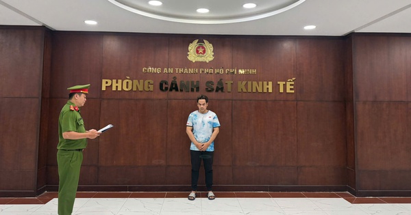 Công an TPHCM đồng loạt khám xét 3 địa điểm, bắt một chủ hộ kinh doanh