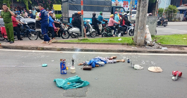 Người phụ nữ bán vé số gặp tai nạn tử vong ở TPHCM