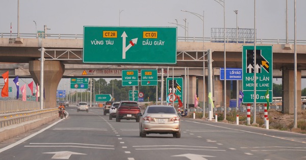 Tháo gỡ “nút thắt” cho phương tiện tiếp cận đường cao tốc Biên Hòa - Vũng Tàu