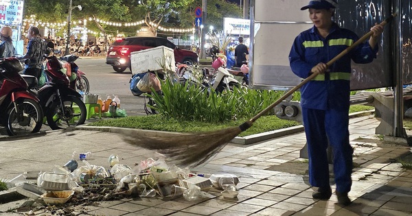 Đà Nẵng: Mỗi công nhân môi trường phải “ôm” hơn 8 tấn rác/ngày