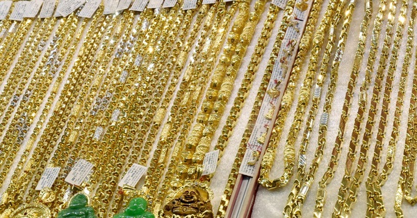 Tối 22-5, giá vàng và bạc đột ngột giảm mạnh