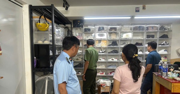 TPHCM: Phát hiện cửa hàng bán giày thể thao giả, trị giá hơn nửa tỉ đồng