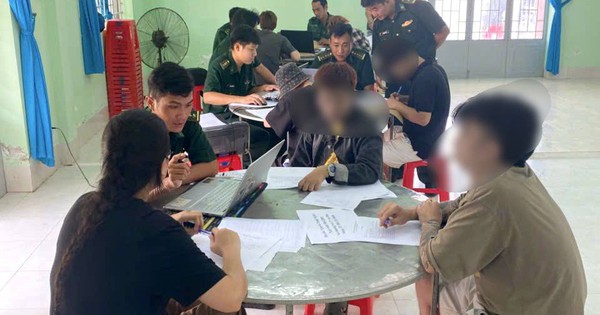Công an TPHCM tiếp nhận 7 công dân bị trục xuất