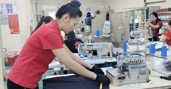 Giữ người cho siêu đô thị