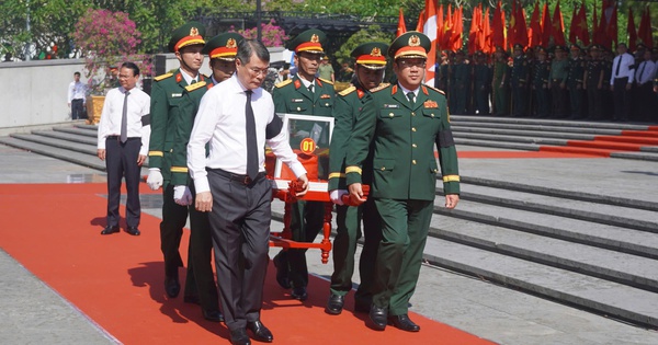 Thủ tướng Lê Minh Hưng dự lễ truy điệu, an táng hài cốt liệt sĩ tại Quảng Trị