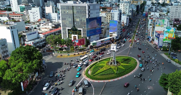 TPHCM: Giao thông vòng xoay Nguyễn Bỉnh Khiêm - Điện Biên Phủ ngày đầu phân luồng mới