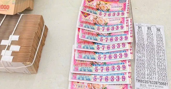 Lời kể từ chủ đại lý vé số nơi nam thanh niên mua giúp cụ già 8 tờ vé số và trúng độc đắc 16 tỉ đồng