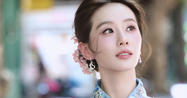 Mỹ nhân Lưu Thi Thi đẹp lung linh trên phố Hà Nội