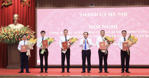 Công bố các quyết định của Ban Bí thư về công tác cán bộ tại Thành ủy Hà Nội