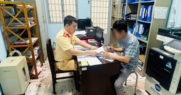 Giao canô cho con 4 tuổi lái, người cha ở Đồng Tháp bị phạt nặng
