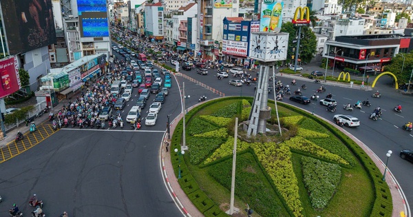 CSGT dùng flycam điều tiết giao thông tại vòng xoay Điện Biên Phủ