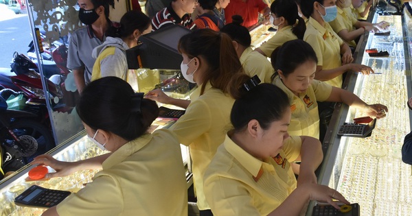 Giá vàng hôm nay 27-5: Đảo chiều sụt giảm