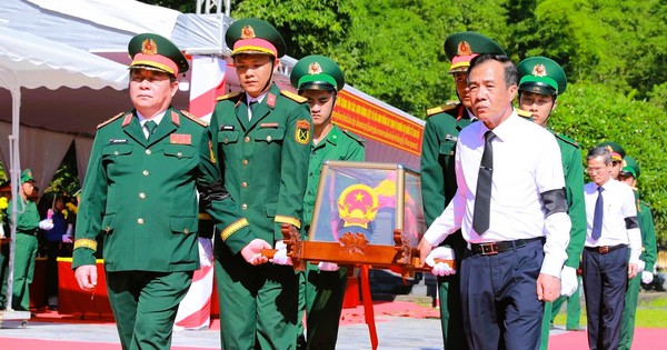 Đại tướng Nguyễn Trọng Nghĩa dự lễ truy điệu, an táng 19 hài cốt liệt sĩ tại Thanh Hóa