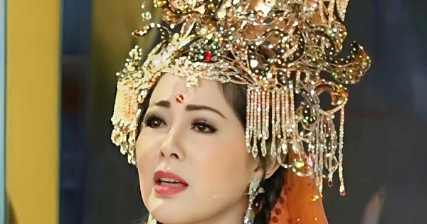 Nghệ sĩ Phượng Nga mang vở "Ánh đạo vàng" đi qua những mùa Phật đản