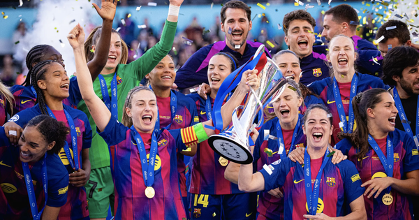 Barcelona chia tay biểu tượng bất tử sau chức vô địch Champions League