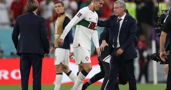 Vì sao Ronaldo "rớt" khỏi tốp 50 cầu thủ vĩ đại nhất World Cup?