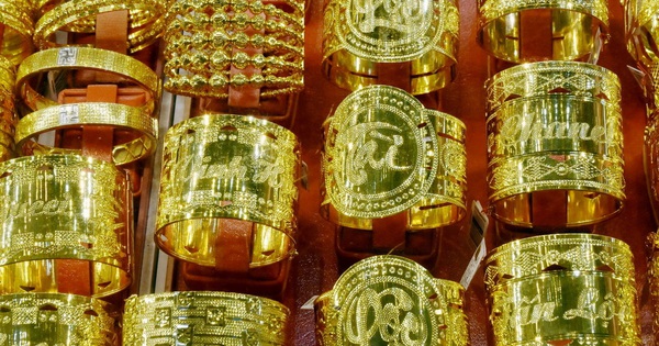 Giá vàng hôm nay 28-5: Tiếp tục giảm