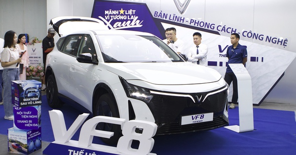 VF 8 thế hệ mới chính thực nhận cọc, nhiều ưu đãi hấp dẫn