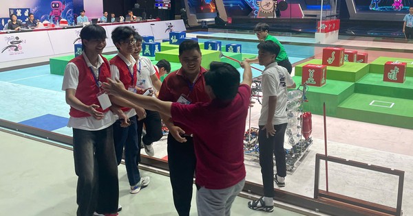 Đội thi từ một trường cao đẳng ở TPHCM lọt vào vòng chung kết Robocon Việt Nam 2026