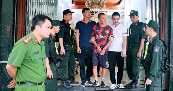 Bắt Dũng 