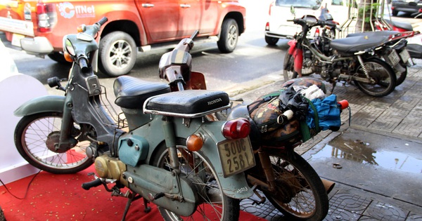 Xe đời cũ trước năm 2000 cần lưu ý gì khi dùng xăng E10?