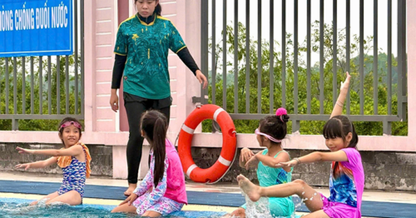 Nỗi niềm công nhân mùa con nghỉ hè