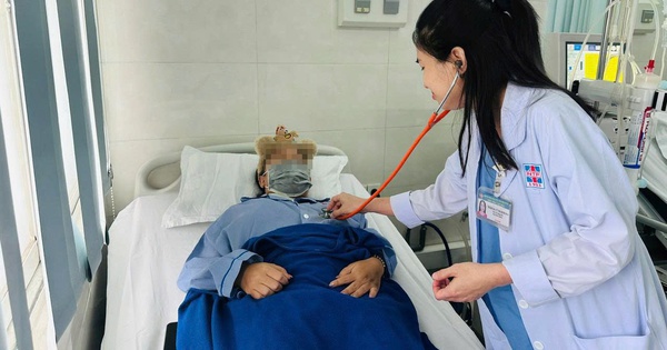 NGƯỜI THẦY THUỐC TRONG TÔI: Lặng thầm níu giữ sự sống