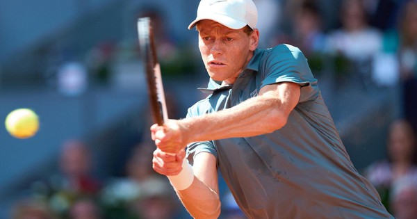 Sinner vượt Djokovic, Nadal, thành tay vợt đầu tiên vô địch liên tiếp 5 Masters 1000
