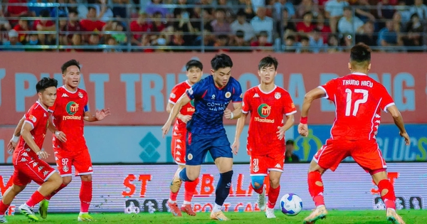 CLB Công an Hà Nội áp sát ngôi vô địch V-League