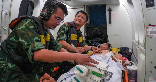 Thông tin nổi bật tại TPHCM ngày 3-5: Cửa ngõ phía Tây ùn tắc; trực thăng đưa 2 bệnh nhân đi cấp cứu