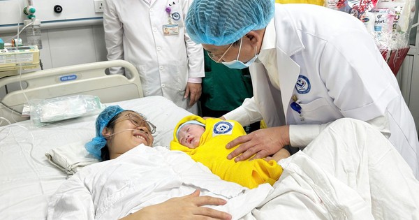 Tiếp tục bãi bỏ hạn chế sinh con thứ ba nhằm duy trì mức sinh thay thế